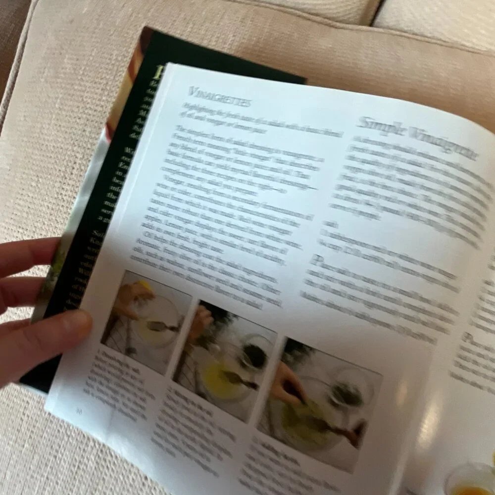 Cookbook with Salad Recipes -‎ Williams-Sonoma Kitchen Library (like new)